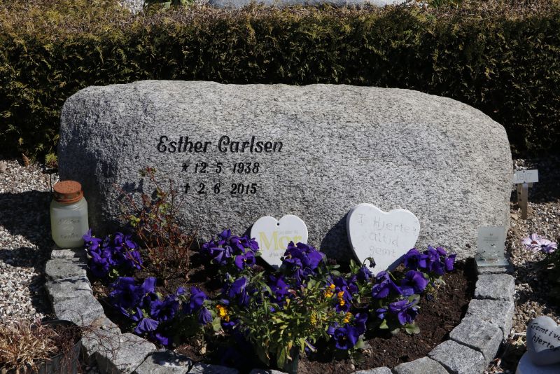 Esther Carlsen  .JPG